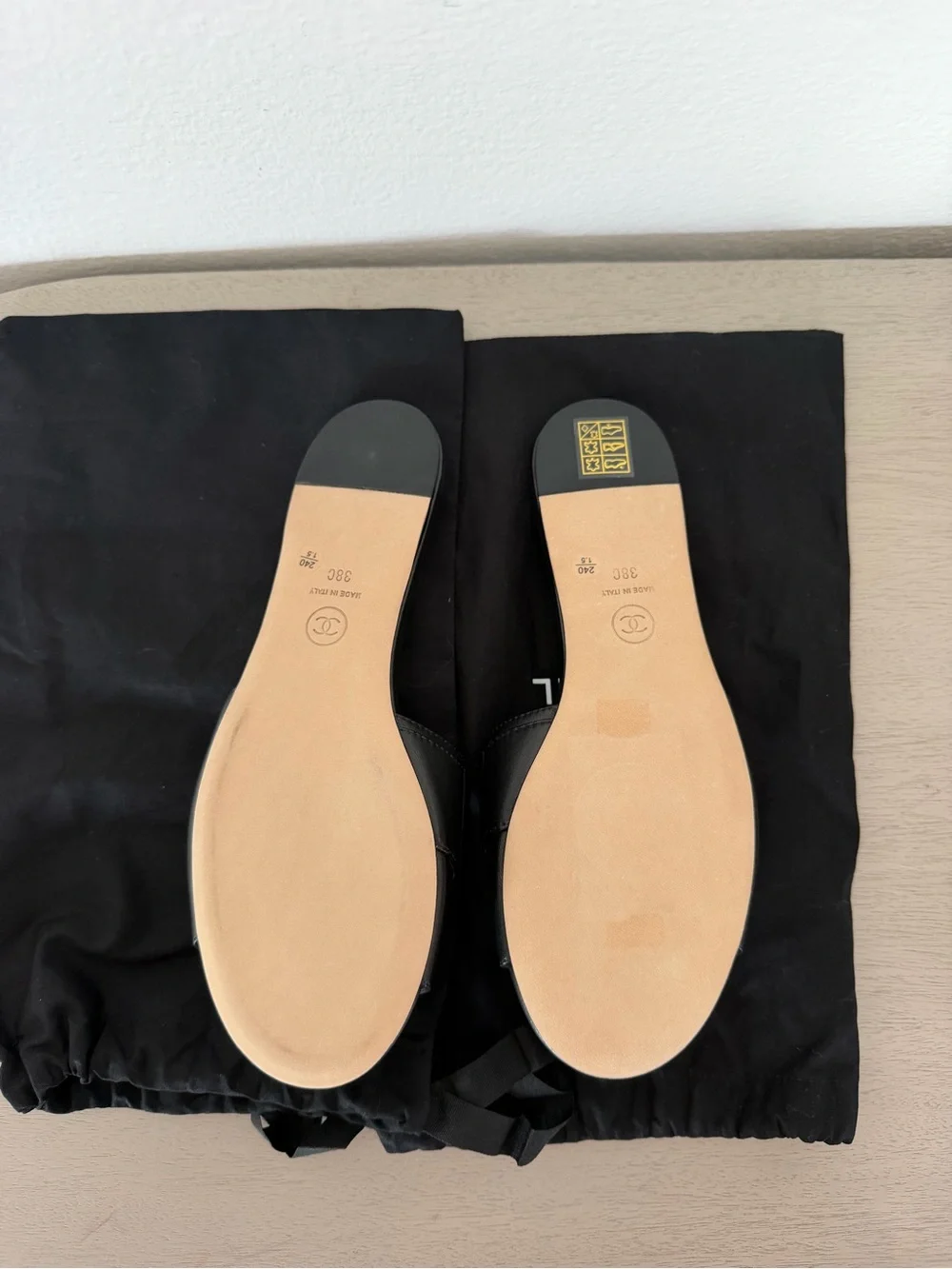 CHANEL Black Leather Slide Sandals with Gold CC Crystal Logo Sz 38
